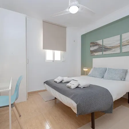C27 Great 3 Bedroom Close To Center Apartment