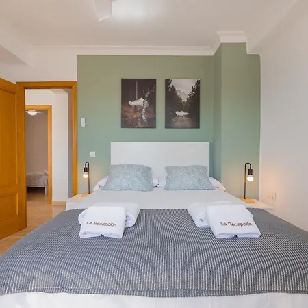 Apartment C27 Great 3 Bedroom Close To Center Malaga