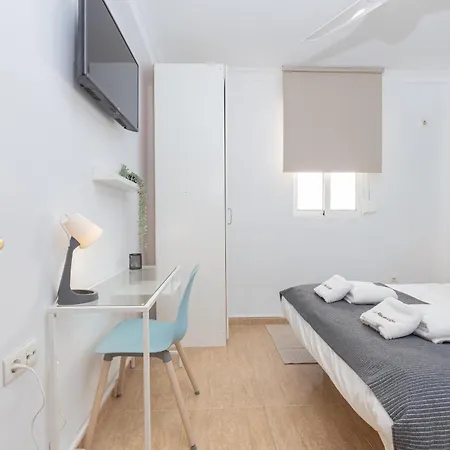 C27 Great 3 Bedroom Close To Center Apartment Malaga