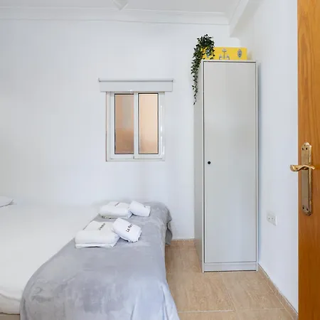 Apartment C27 Great 3 Bedroom Close To Center *